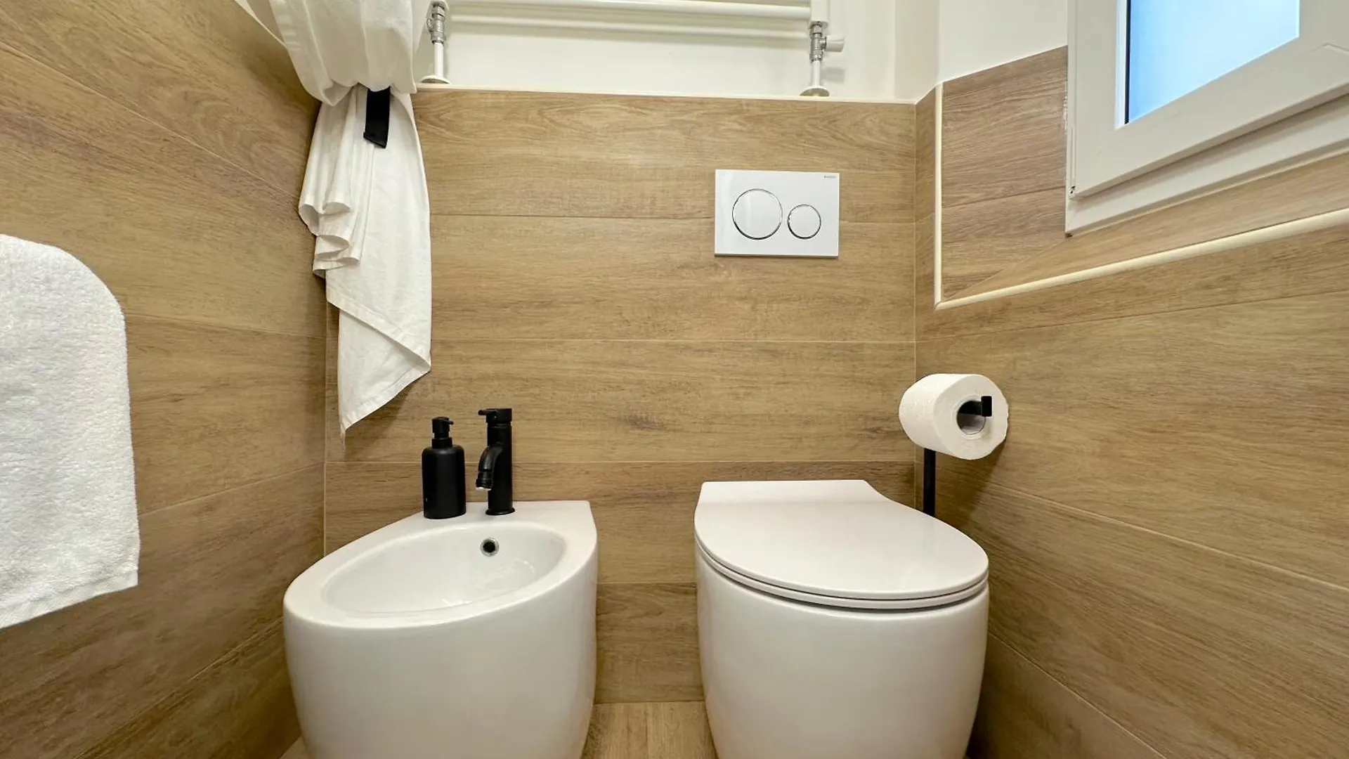 De' Carracci Prestige Apartment Bologna 0*,  Italy